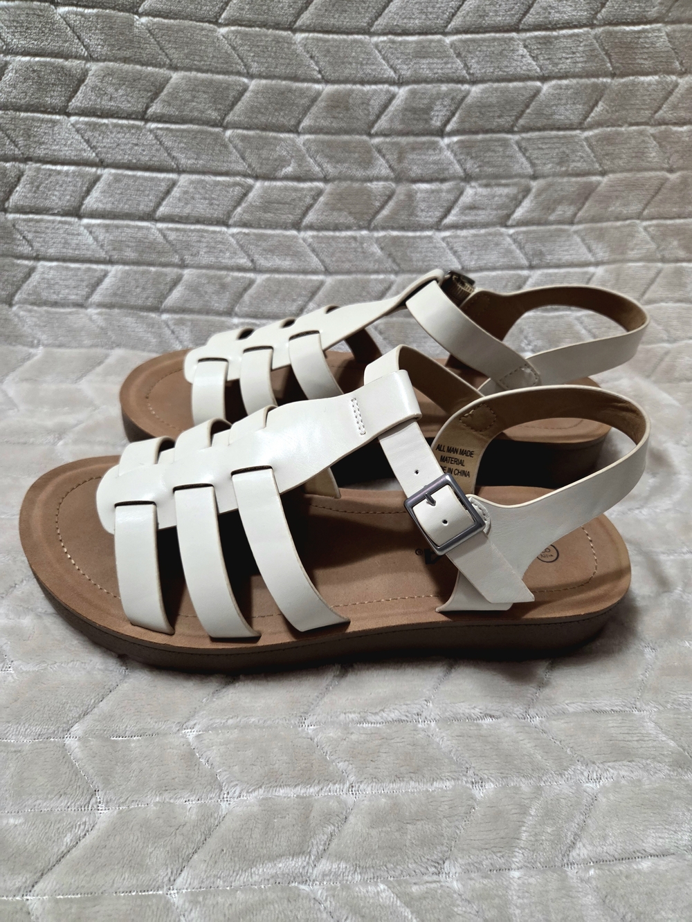 Like New Soda Off White Strappy Gladiator Sandals